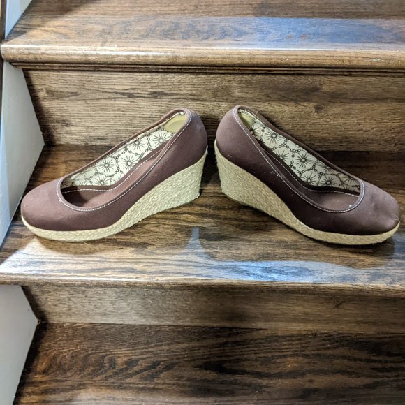 Brand New Montego Bay brown Wedge & Trash Tan Suede wedge heels used once SIze 9 - Picture 3 of 7